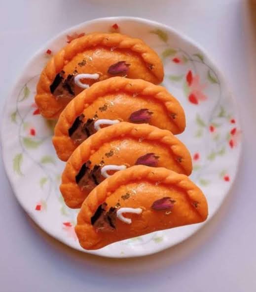 Gujiya Shape Candle